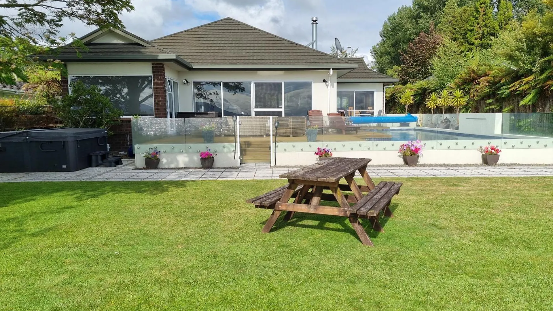 Tuiglen Lakeside Apartment Rotorua